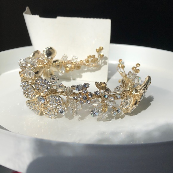 Gold and crystal bridal and prom bracelet - Picture 5 of 5